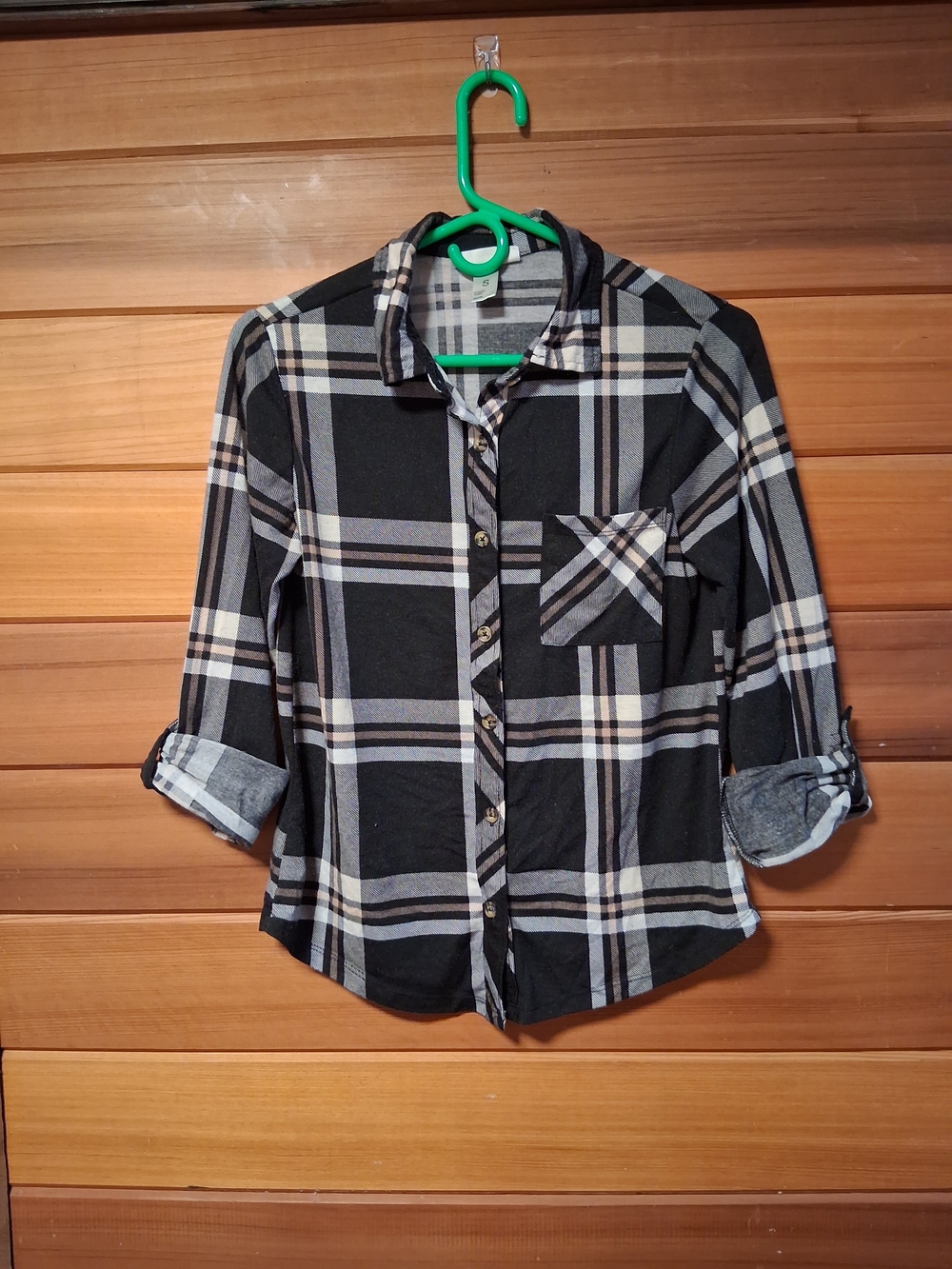 👐just be Black and White Plaid Button-Up Shirt with Chest Pocket